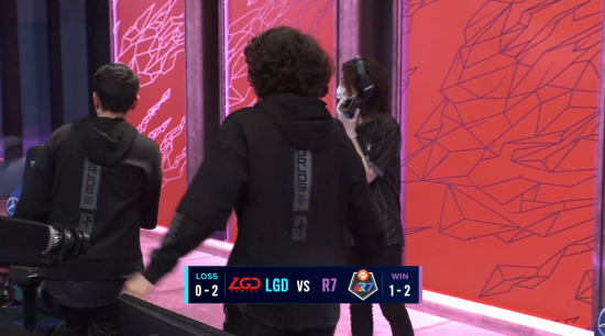 网易新作头号追击结合MOBA与吃鸡玩法引发热潮